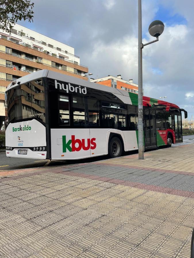 Gran Bilbao XI With Parking By Aston Rentals Barakaldo Exterior photo